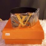 Ladies big Lv belt color black