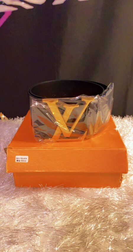 Ladies big Lv  belt color black